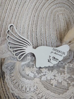 Skrzydełka podziękowanie na I Komunię Świętą z HDF 11cm x 5,5cm 35 znaków H473