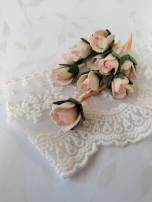 Kwiat z foamiranu pączek róży 2cm MZ17