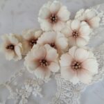 Kwiatuszki z foamiranu 3cm – Ozdoby do aniołków z makramy i gablotekkrem MZ13