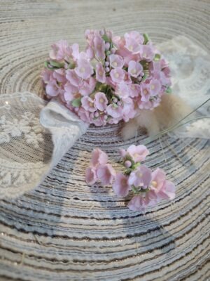 Bukiecik kwiatki pudrowe do makramy i kartek K38