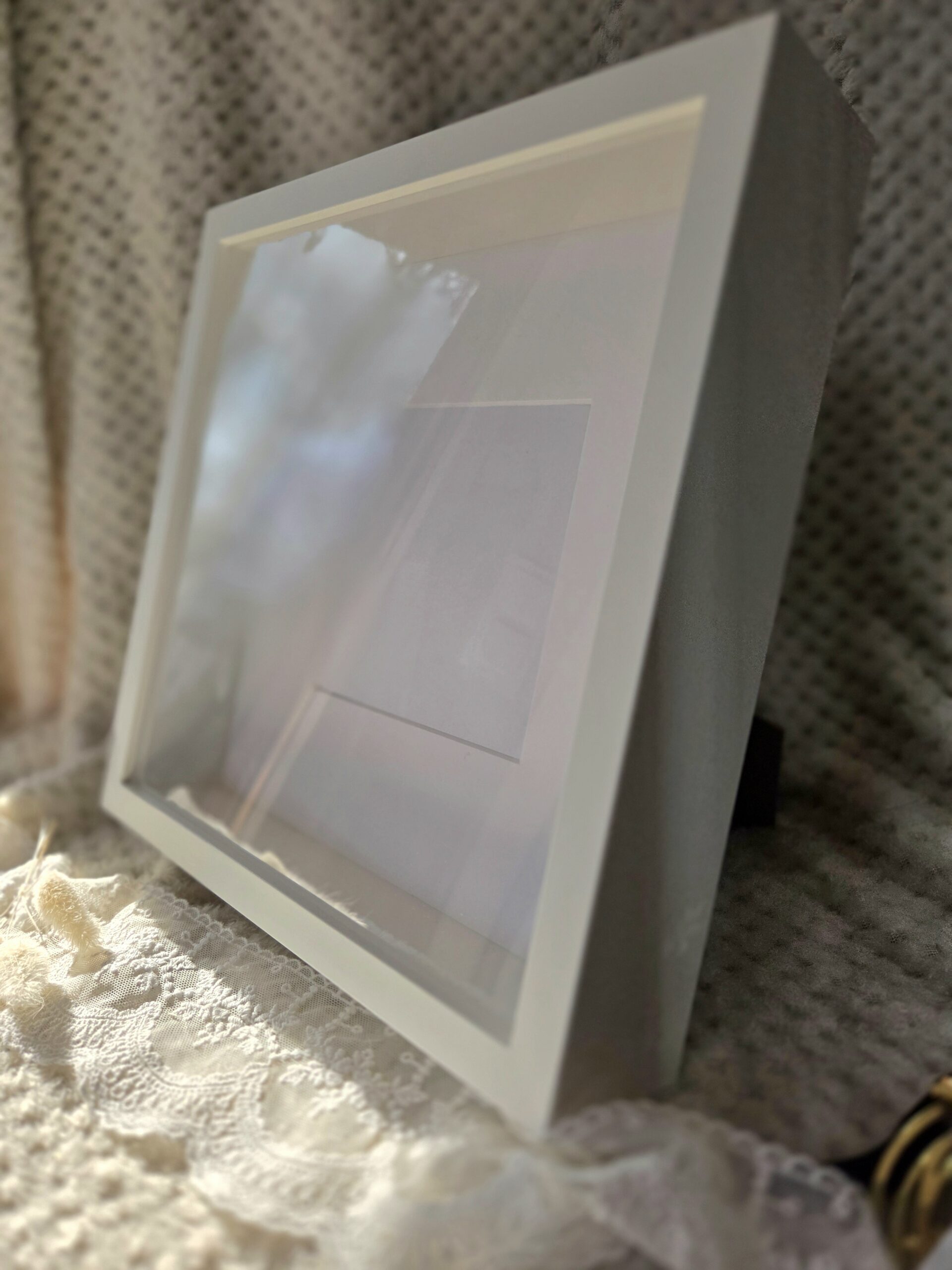 Ramka na zdjęcia z szybką 25cm x 25cm głęboka 6cm biała