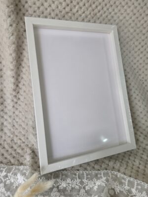Ramka 3D gablotka z szybką 21cm x 30cm głęboka 3cm biała