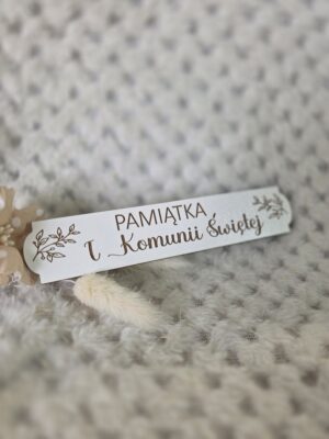 Grawerowana tabliczka na I Komunię Świętą z HDF 13cm x 2,5cm H508