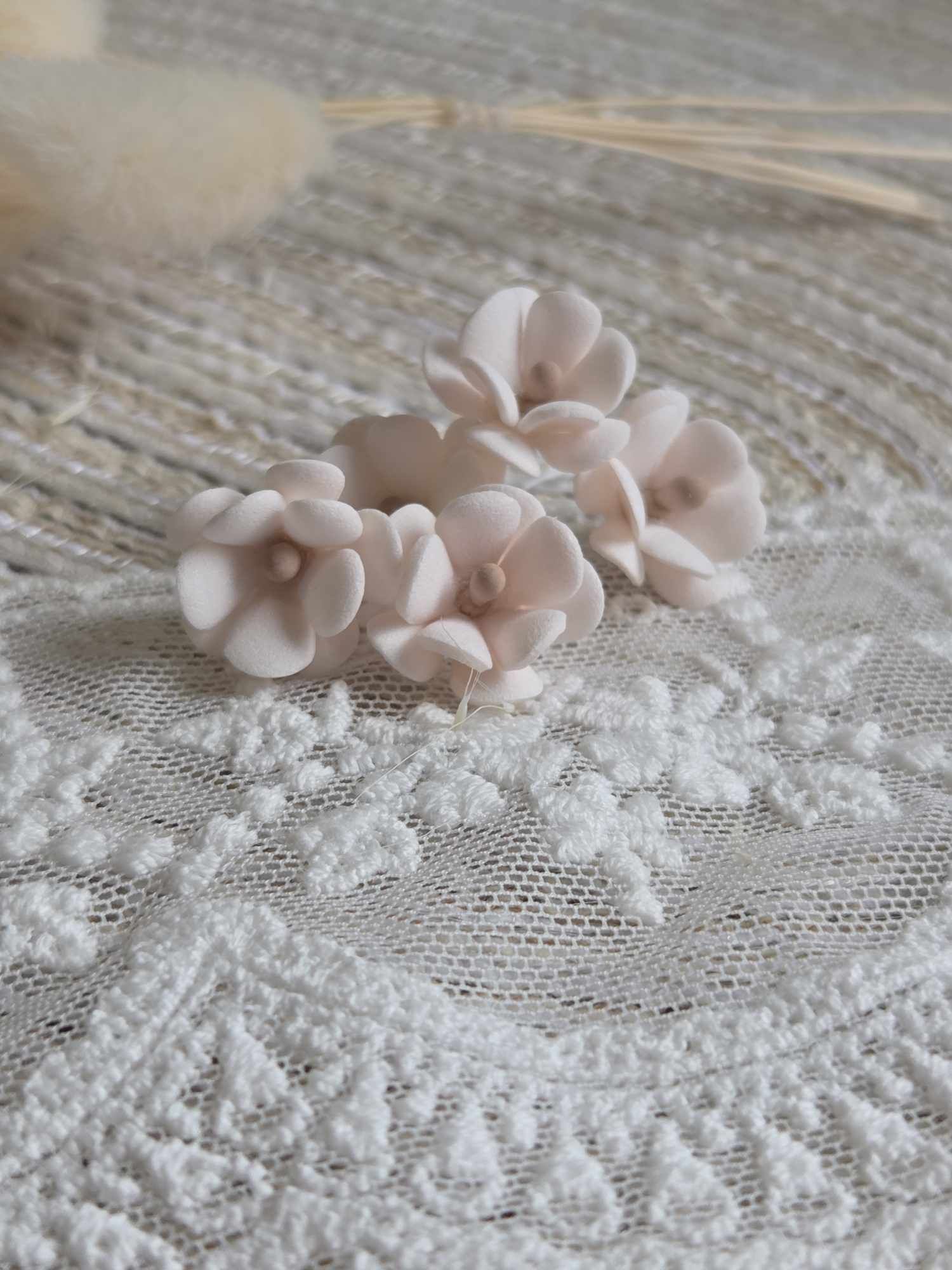 Mini kwiatki na główki aniołków i bukieciki 5szt brzoskwinia k160