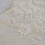 Mini kwiatek z foamiranu 2cm biały – Ozdoba do ramek z aniołkiem i makramy MZ25