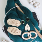 Zestaw DIY Sowa: wełna czesankowa + tabliczka dla nauczyciela ZS03 Zieleń