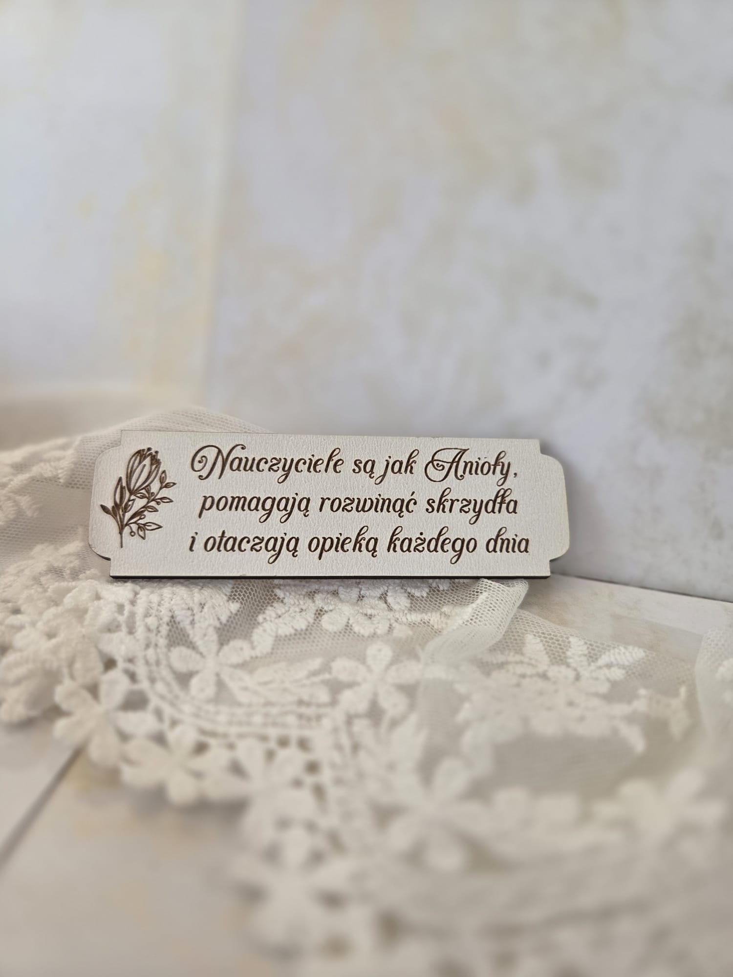 Tabliczka z podziękowaniami dla Nauczyciela 9,5x3cm – Biały HDF grawerowany do makramy H543