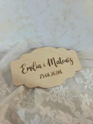 Drewniana tabliczka ślubna grawerowana ze sklejki personalizowana 8x4,5cm 50 znaków N1018