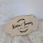 Drewniana tabliczka ślubna grawerowana ze sklejki personalizowana 10x5,5cm 50 znaków N1017