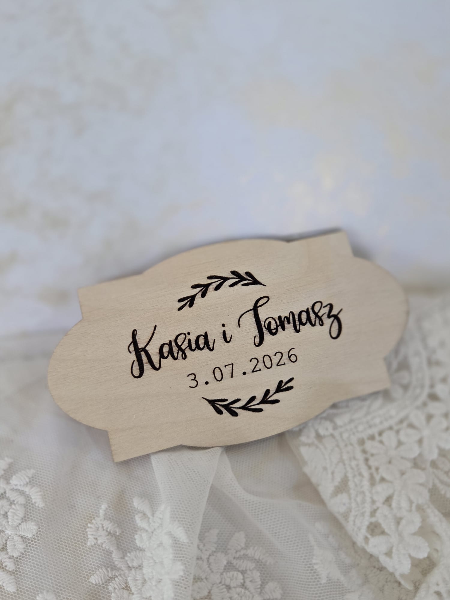 Drewniana tabliczka ślubna grawerowana ze sklejki personalizowana 10x5,5cm 50 znaków N1017