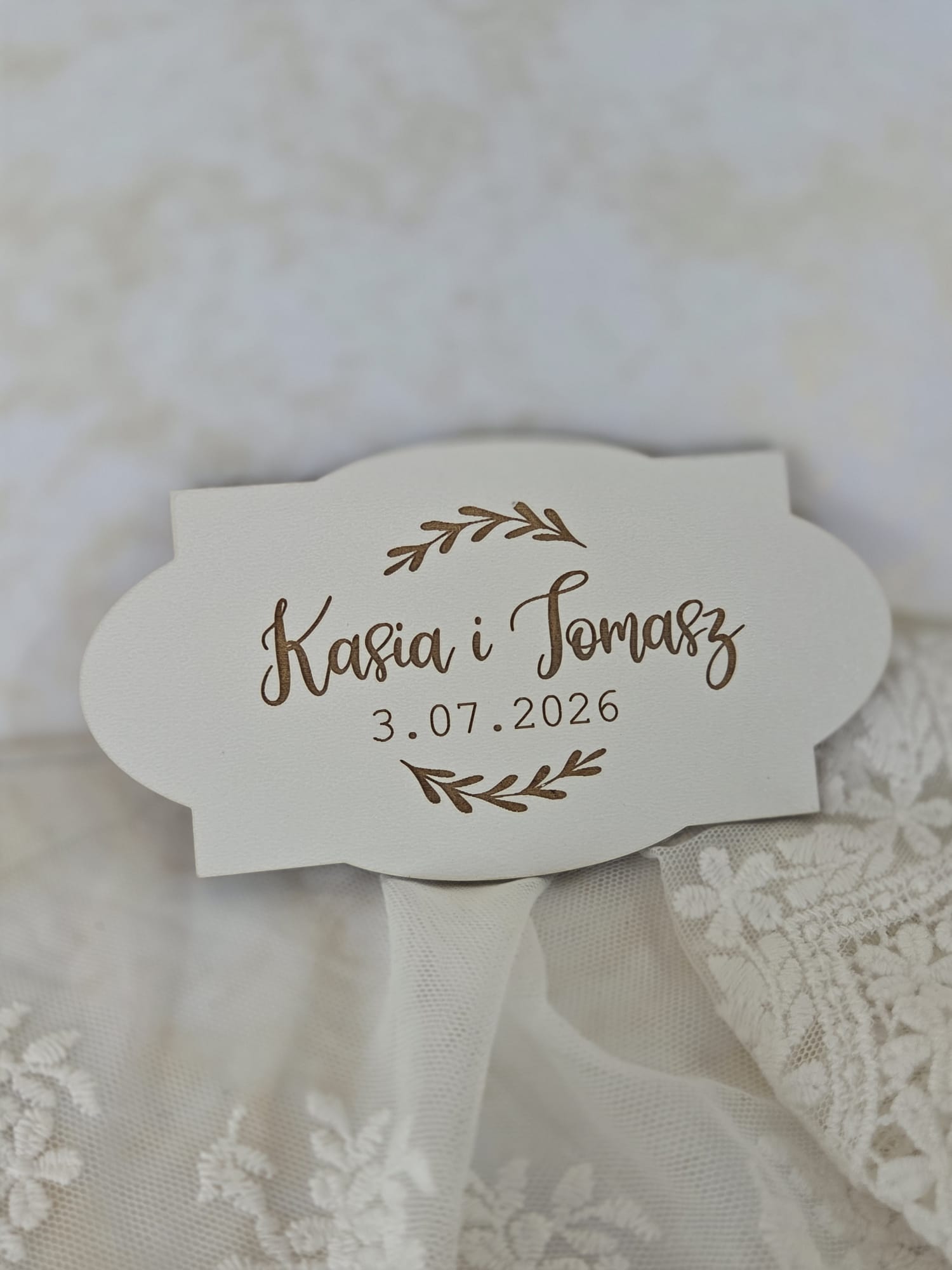 Tabliczka ślubna z białego HDF personalizowana grawer imiona data 10x5,5 H549 50 znaków
